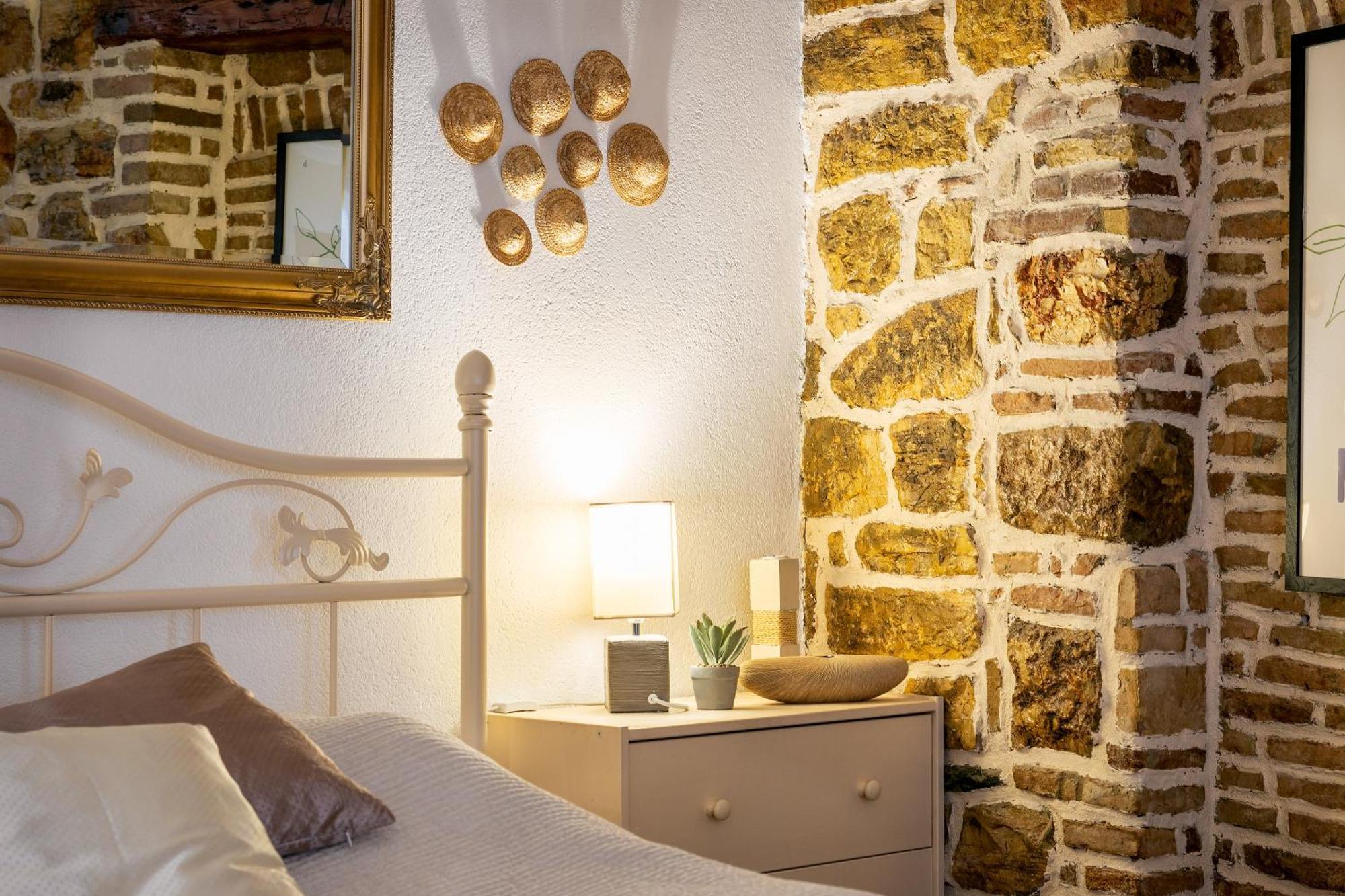 Duplex Camelia In Charming Old Town Rovinj