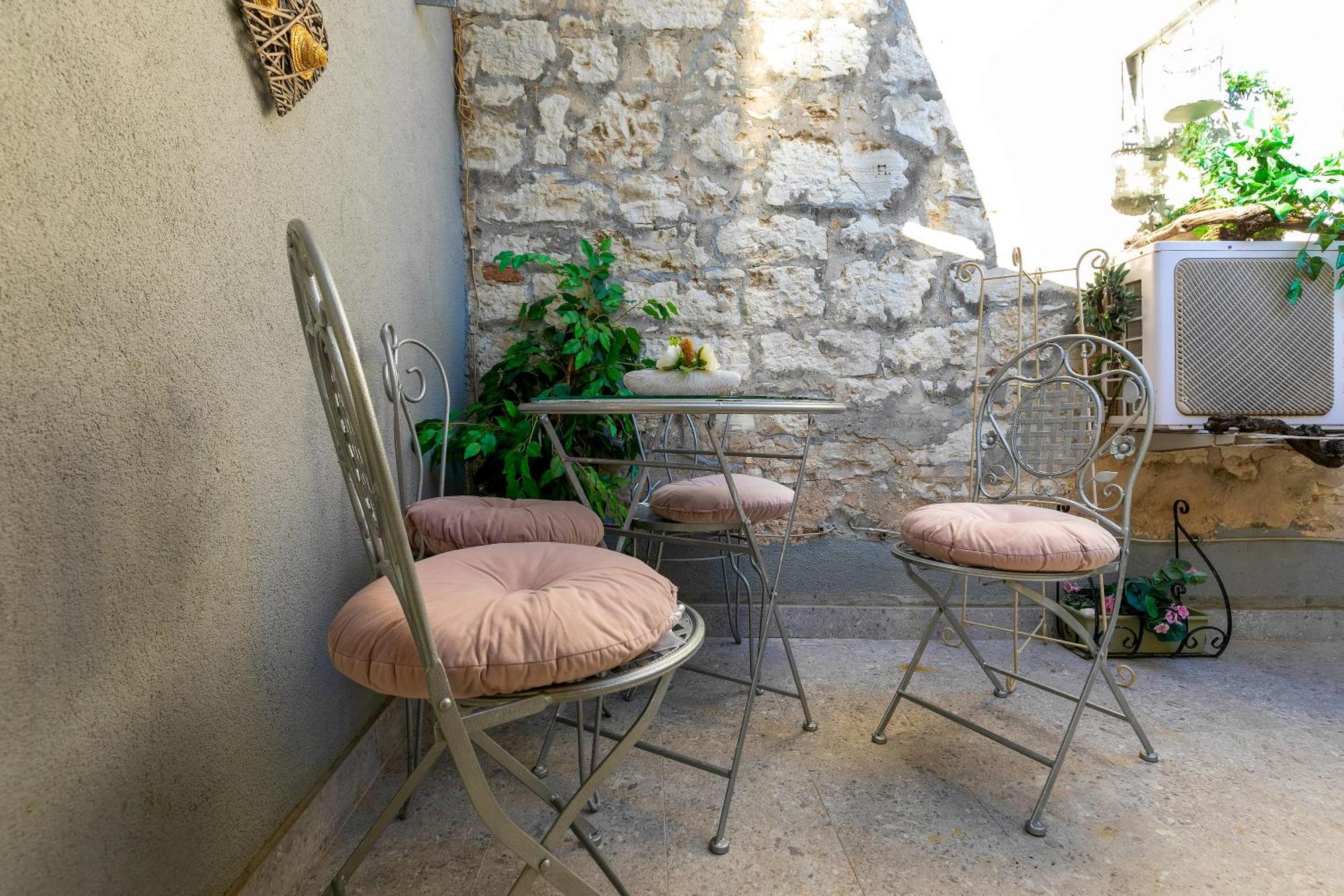 Apartman Duplex Camelia In Charming Old Town *