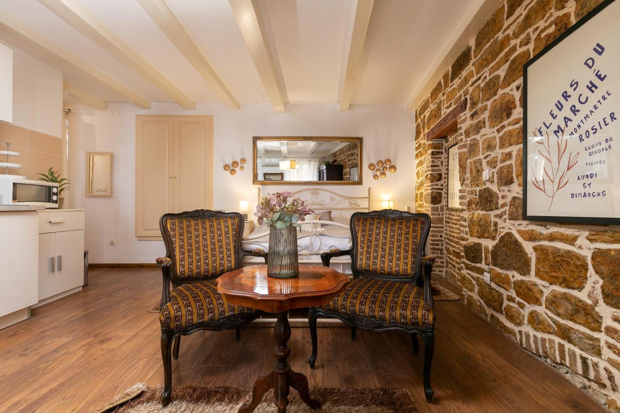 Apartman Duplex Camelia In Charming Old Town *