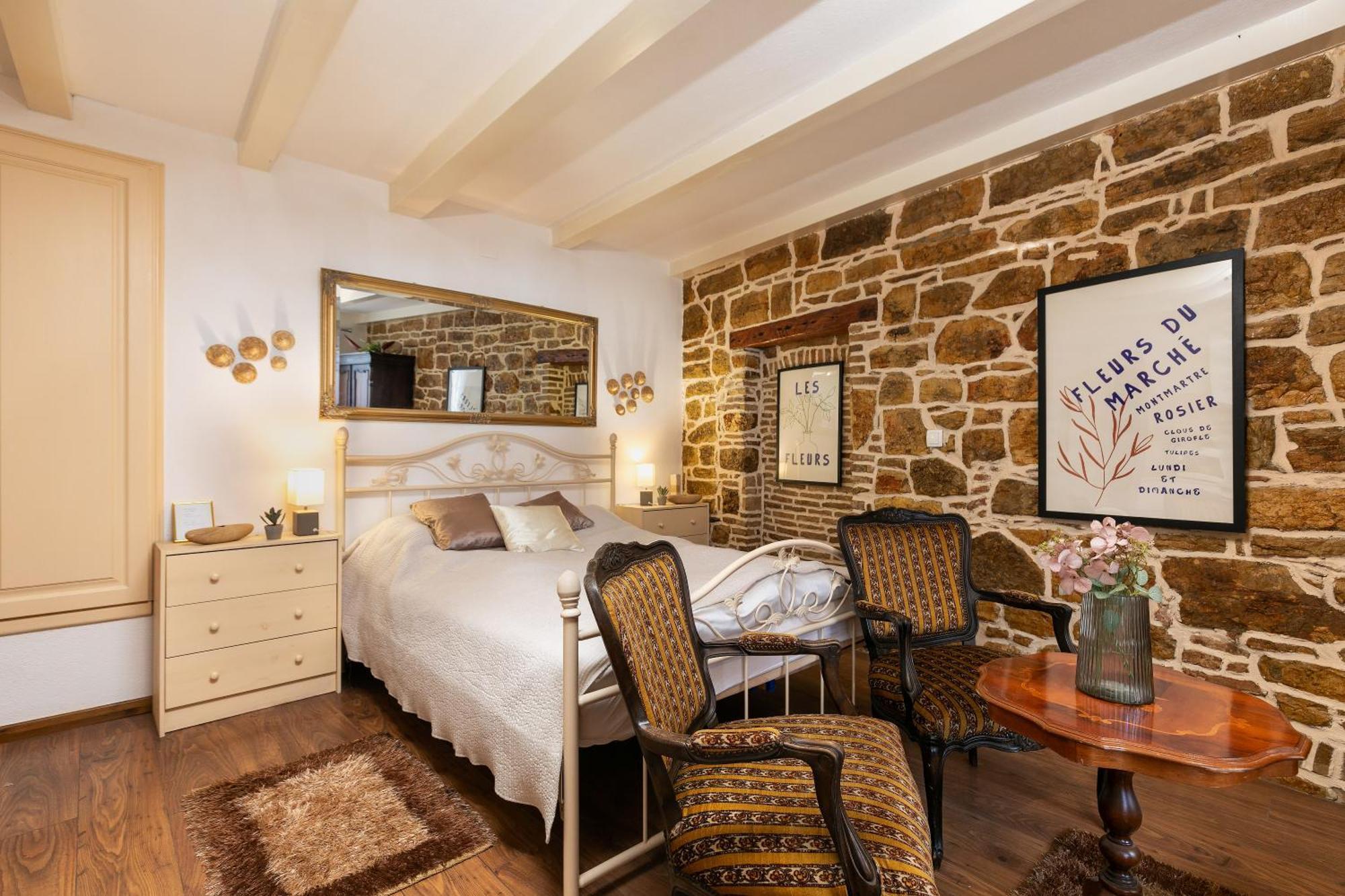 Duplex Camelia In Charming Old Town Appartamento