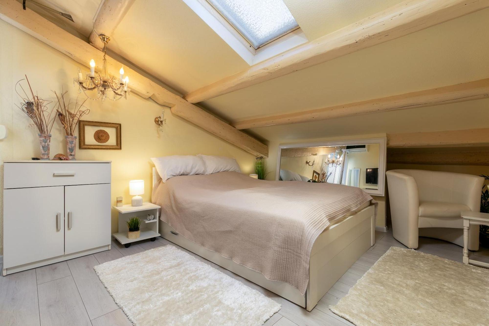 Duplex Camelia In Charming Old Town Rovigno
